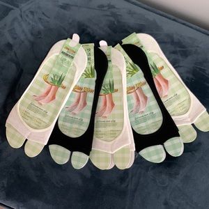 NWT Seven Wolves Peep toe socks, 5 pairs. Size 5-9 womens